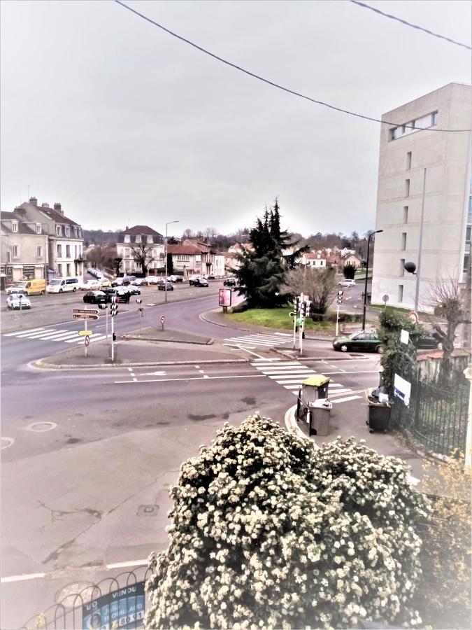 Appartement Proche Centre Ville, Gare Et Autoroute Melun Exteriör bild
