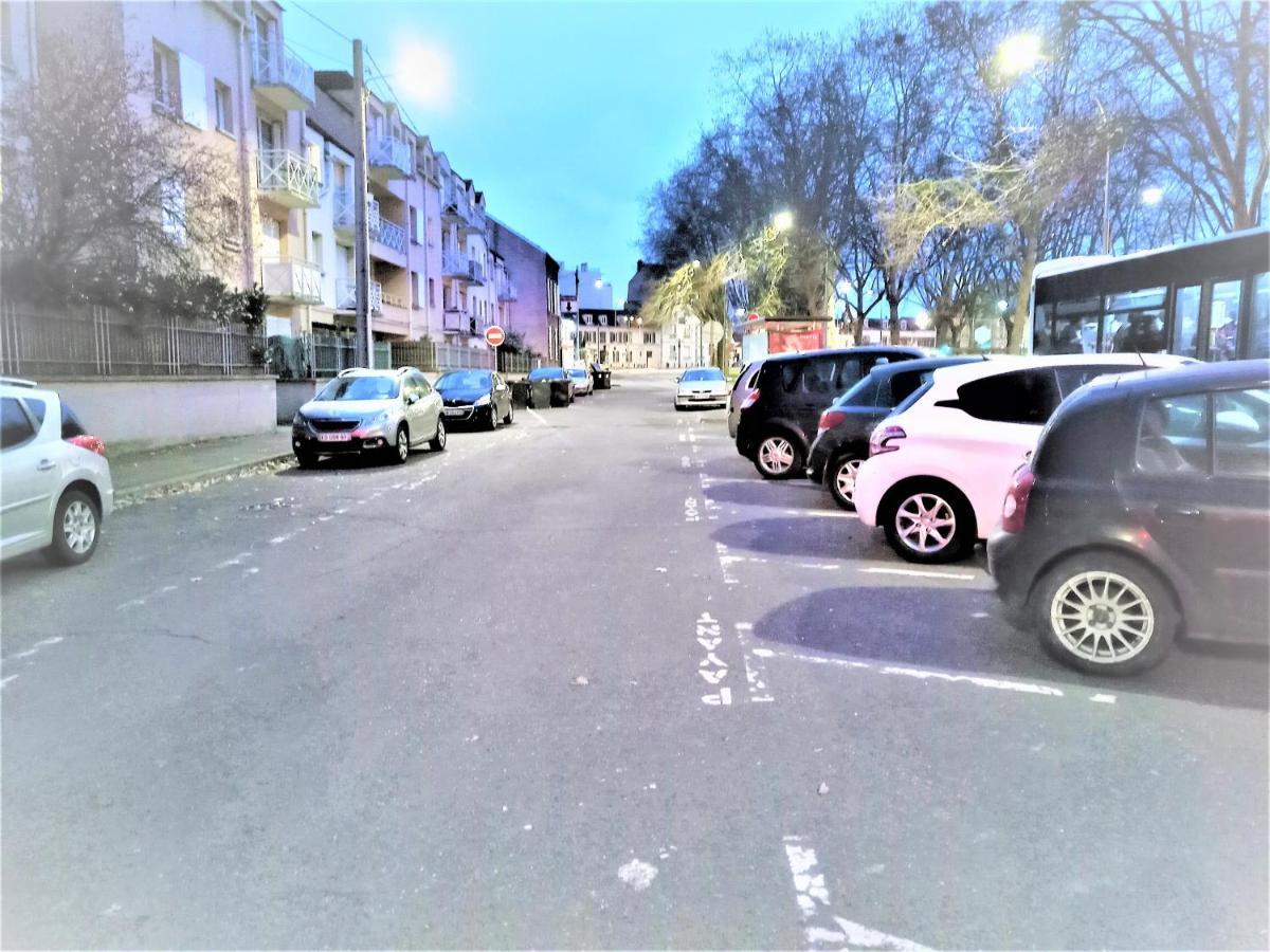 Appartement Proche Centre Ville, Gare Et Autoroute Melun Exteriör bild