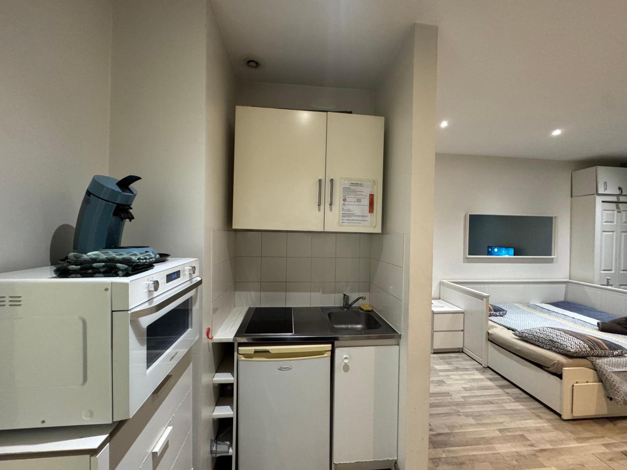Appartement Proche Centre Ville, Gare Et Autoroute Melun Exteriör bild