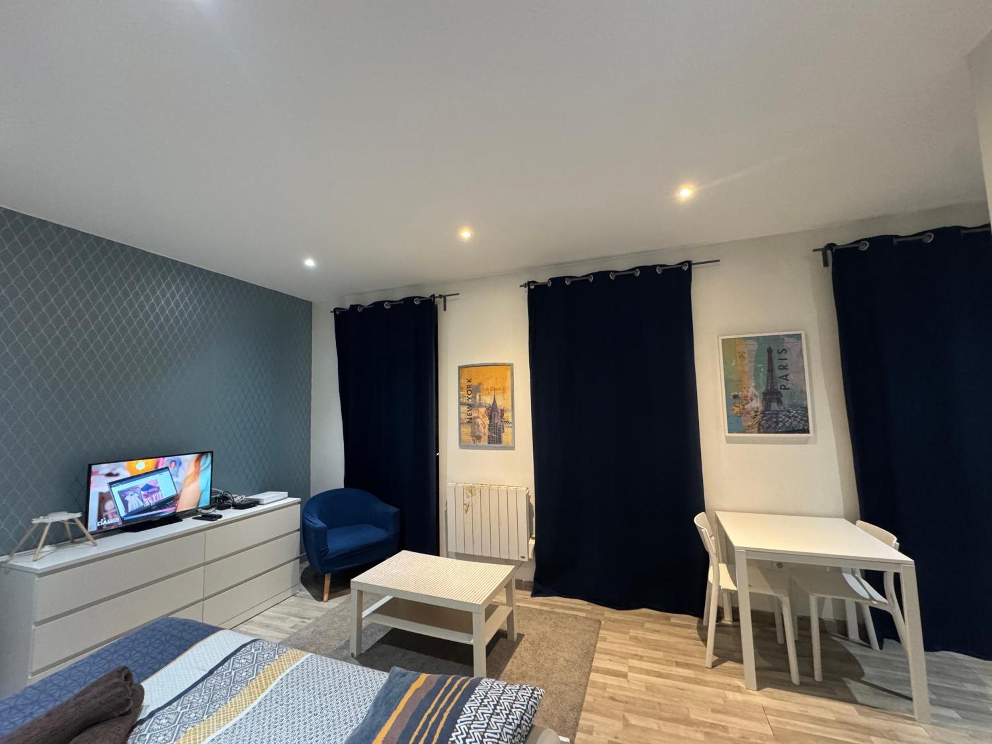 Appartement Proche Centre Ville, Gare Et Autoroute Melun Exteriör bild