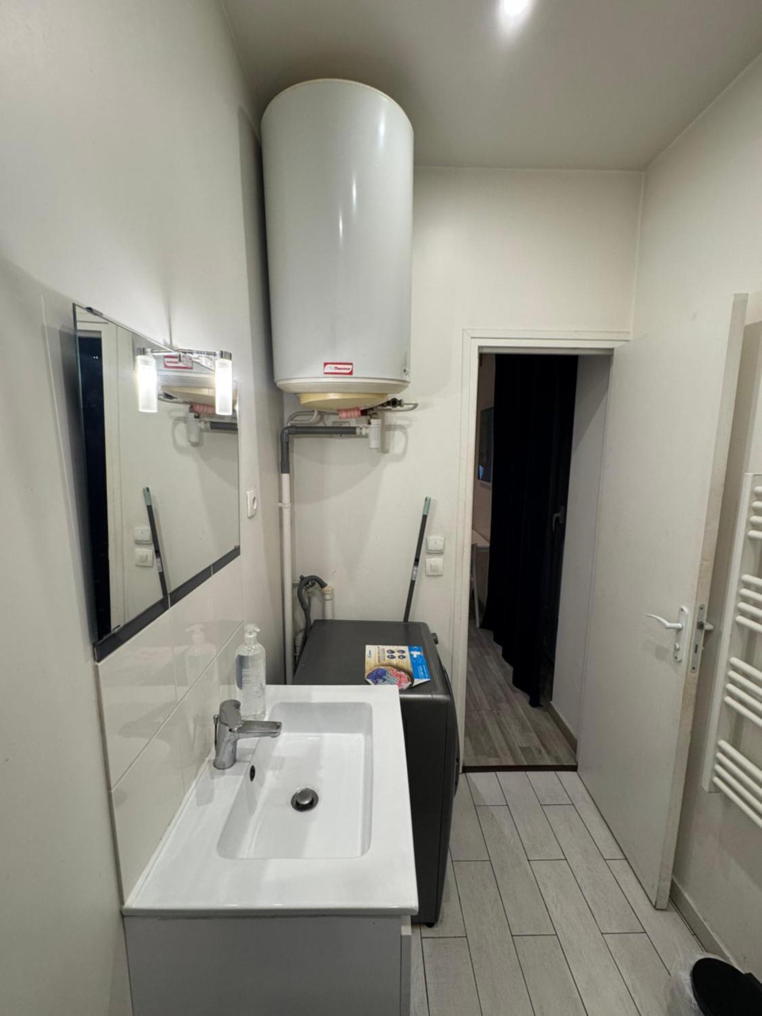 Appartement Proche Centre Ville, Gare Et Autoroute Melun Exteriör bild