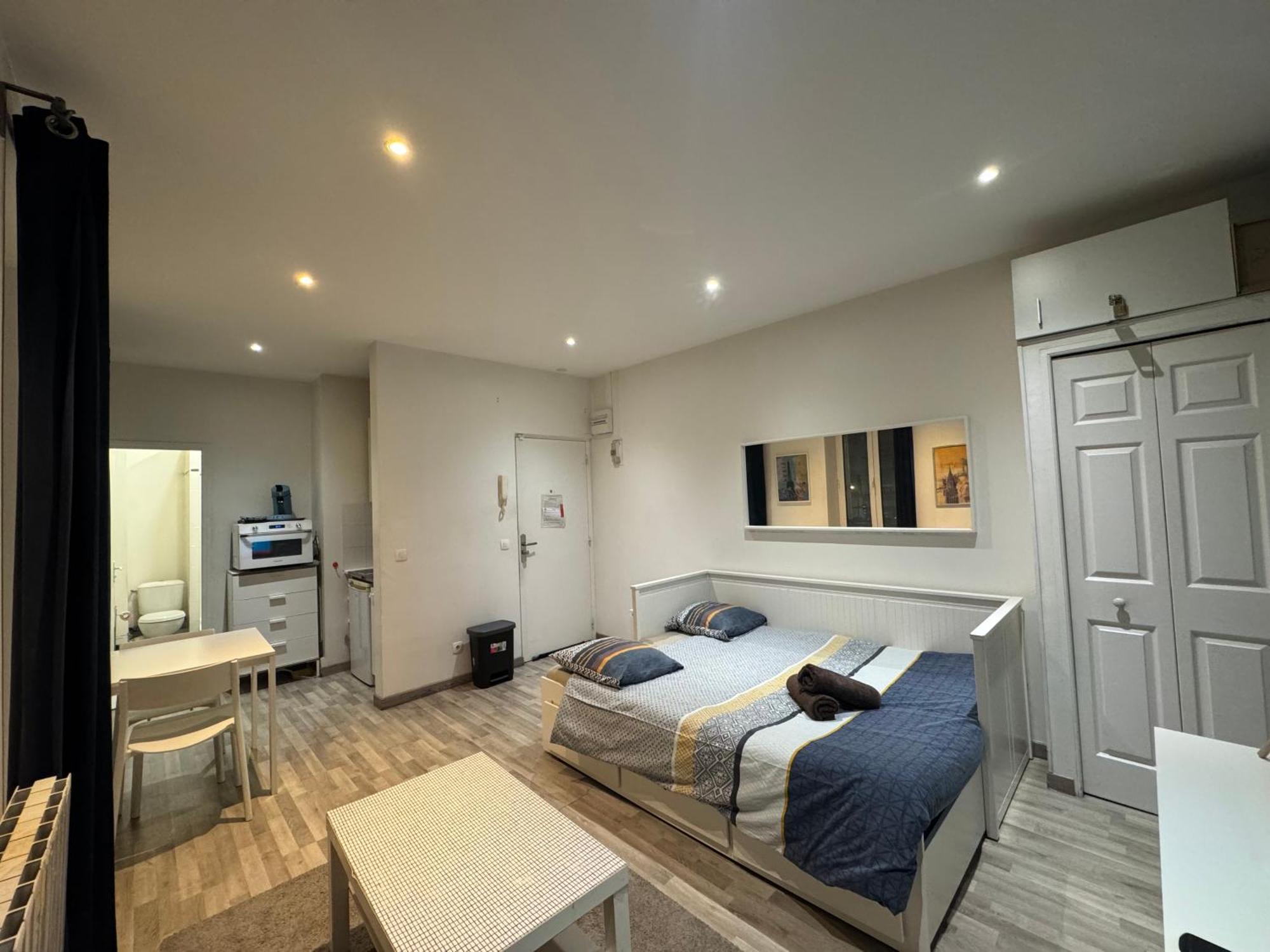 Appartement Proche Centre Ville, Gare Et Autoroute Melun Exteriör bild