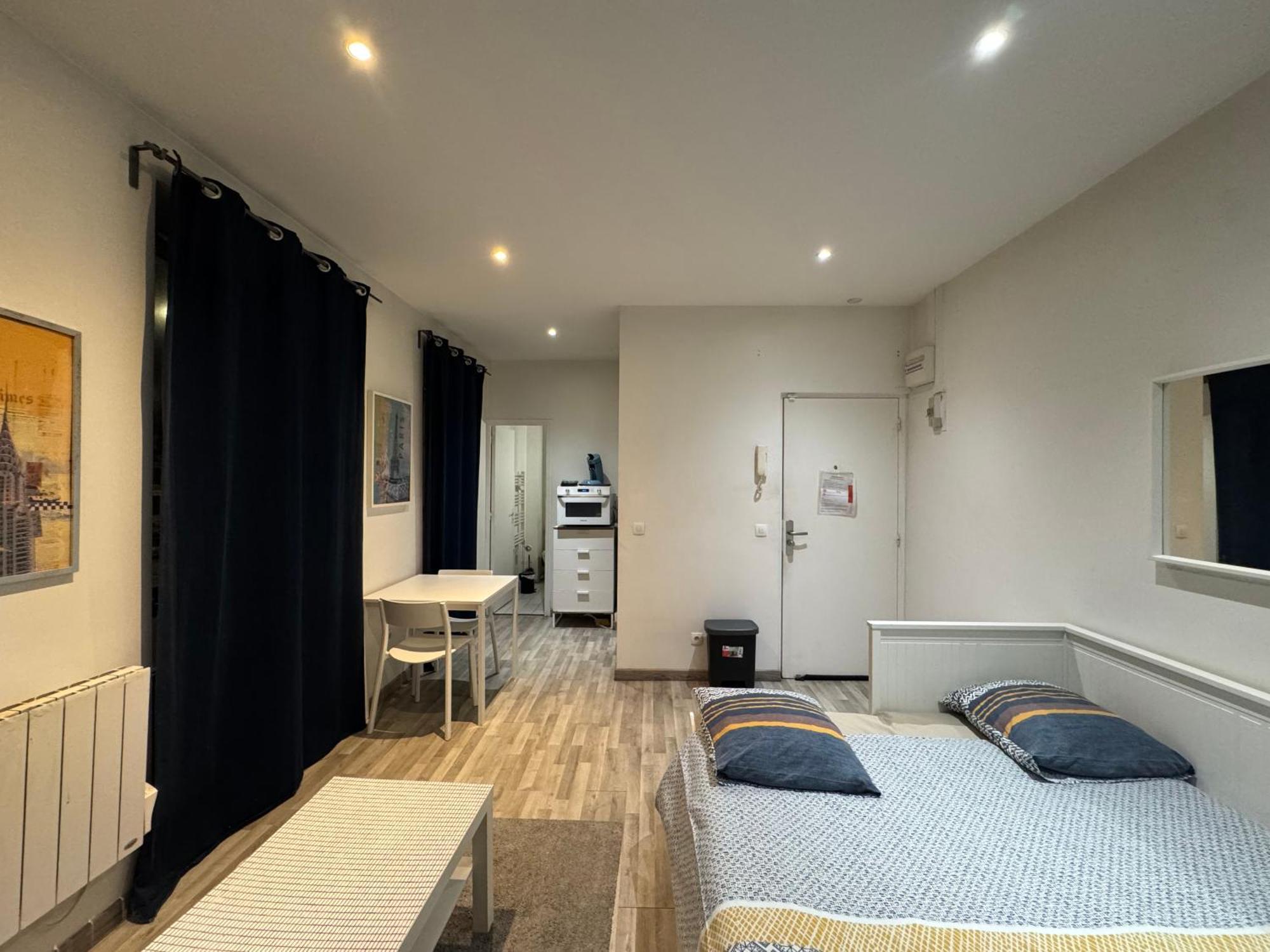 Appartement Proche Centre Ville, Gare Et Autoroute Melun Exteriör bild